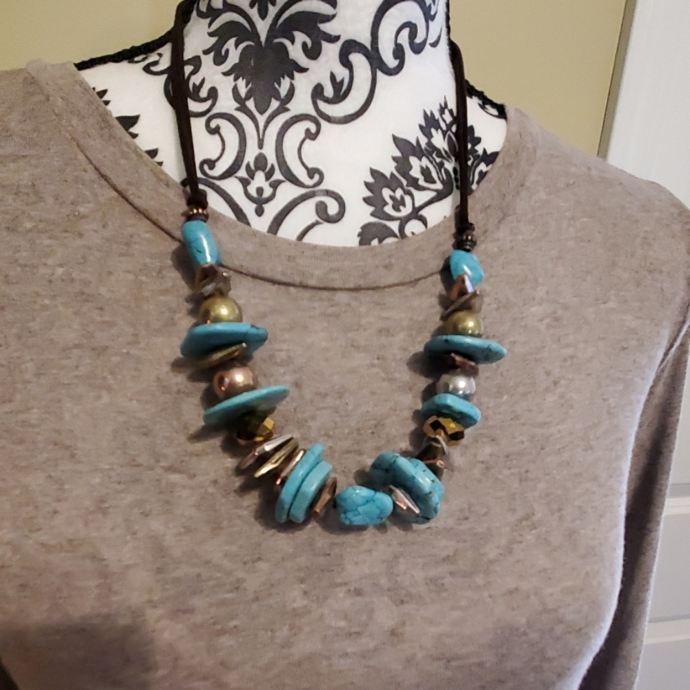 Necklace - Picture 2 of 3